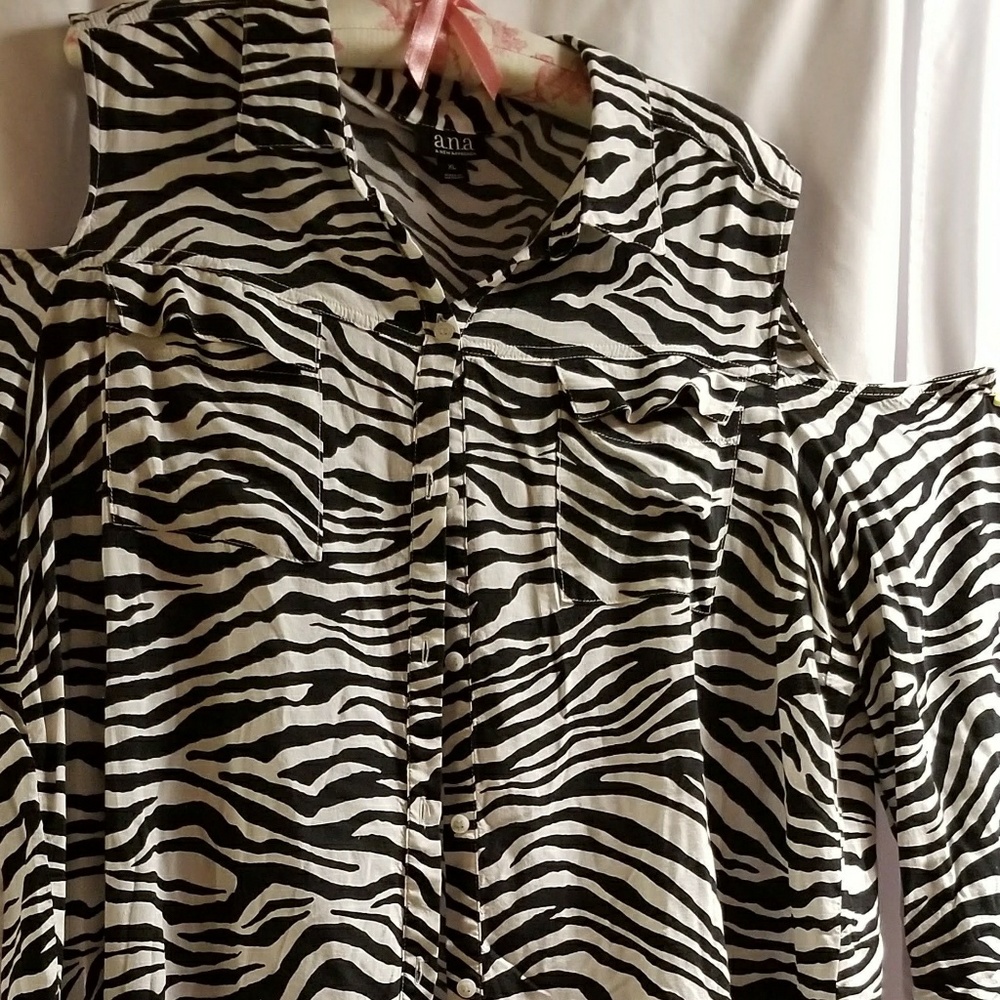 Zebra cut out shirt